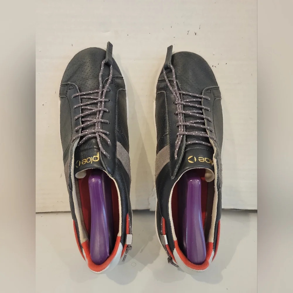 PLAE MULBERRY BLACK‎ LEATHER SNEAKERS (sz wm's 7.5 or men's 6)